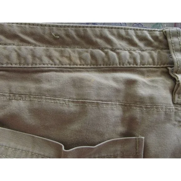 The North Face Shorts Womens 10 Khaki Tan Brown Flat Front Chino Casual Outdoor - Picture 6 of 10